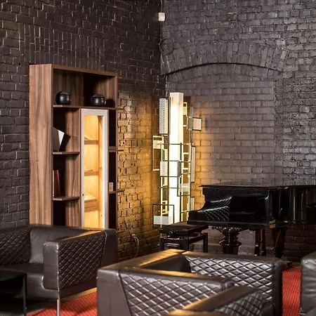 Hotel Blow Up Hall 5050