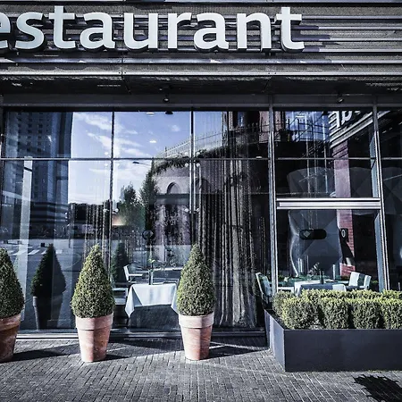 Hotel Blow Up Hall 5050 5*