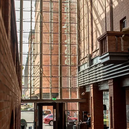 Blow Up Hall 5050 5* Poznań