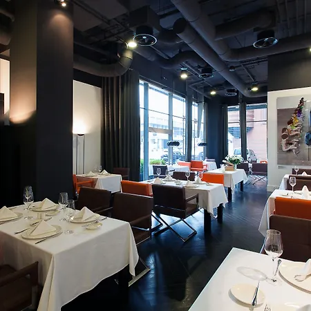 Hotel Blow Up Hall 5050