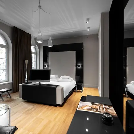 Hotel Blow Up Hall 5050 5*