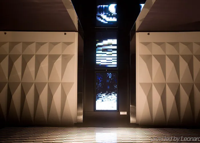 Hotel Blow Up Hall 5050 5*