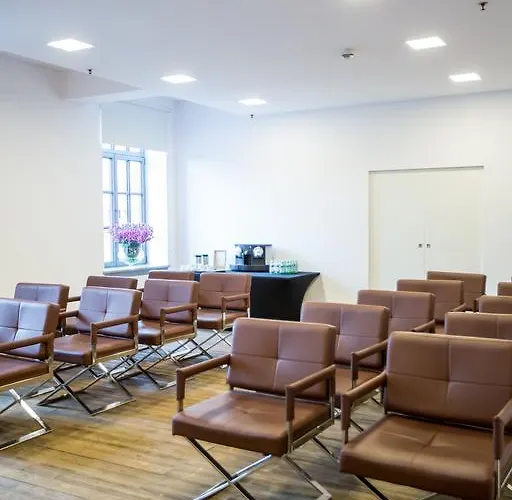 Blow Up Hall 5050 Hotel 5*