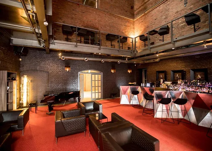 Hotel Blow Up Hall 5050 5*