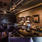 Blow Up Hall 5050 Готель Познань