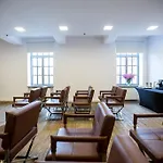 Готель Blow Up Hall 5050