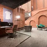 Blow Up Hall 5050 Готель 5*