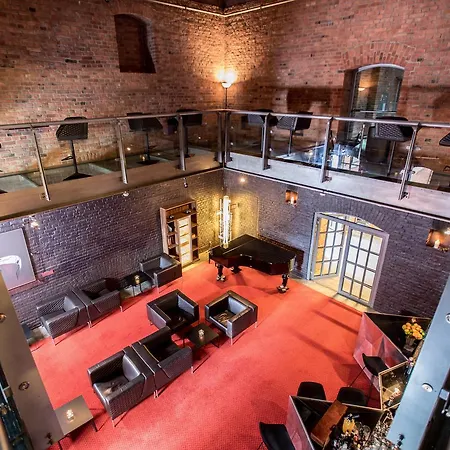 Blow Up Hall 5050 5* Poznań