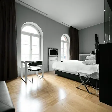 Hotel Blow Up Hall 5050