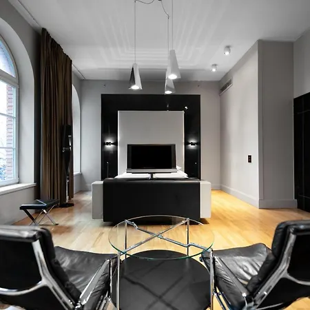 Blow Up Hall 5050 5*