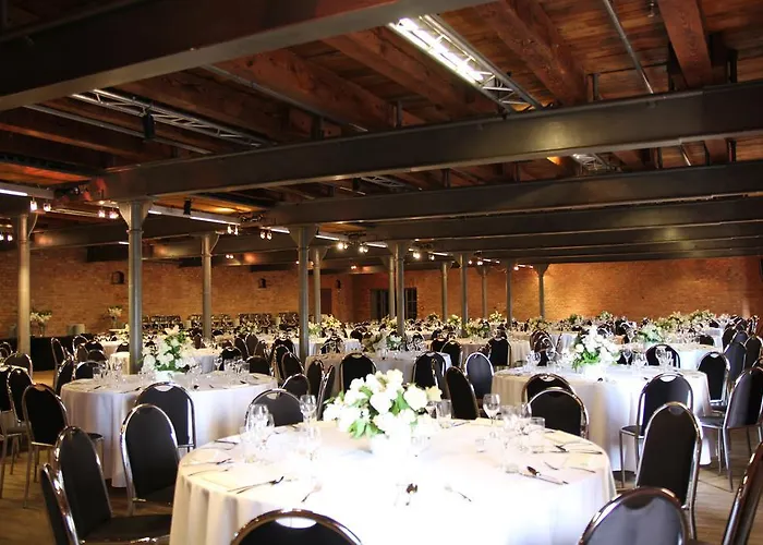 Отель Blow Up Hall 5050 Познань