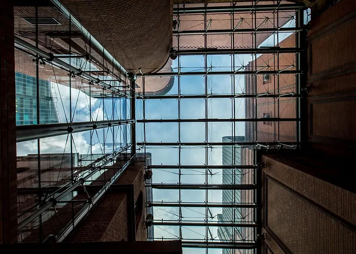 Отель Blow Up Hall 5050