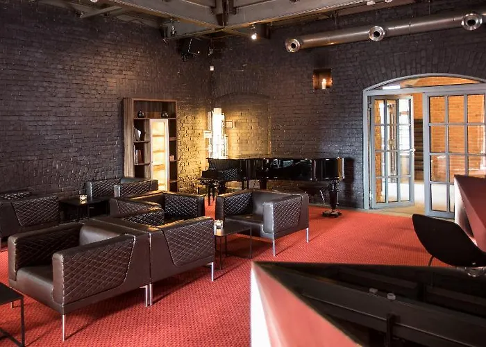 Blow Up Hall 5050 ホテル