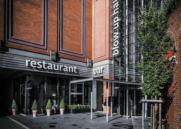 Blow Up Hall 5050 Отель Познань